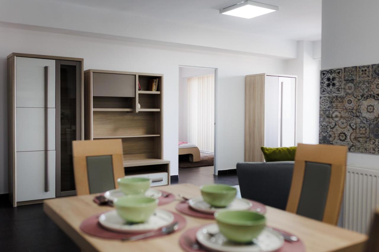 Plaza Apartment Satu Mare Exterior photo